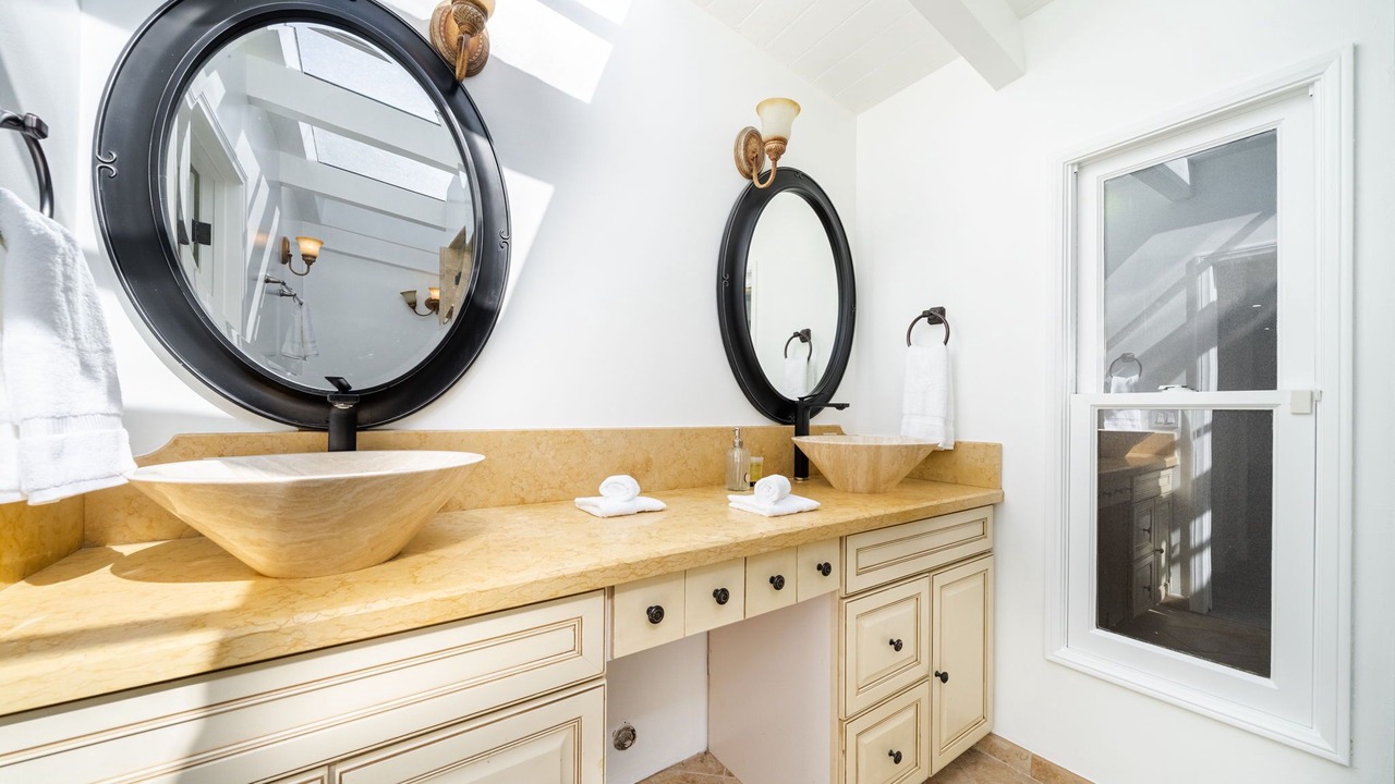 Photo of Bathroom in Los Angeles
