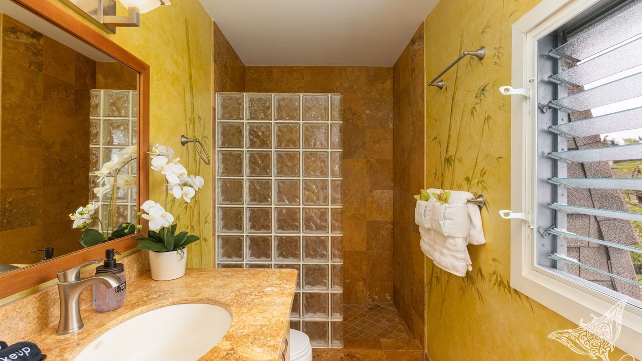 Photo of Bathroom in Keauhou