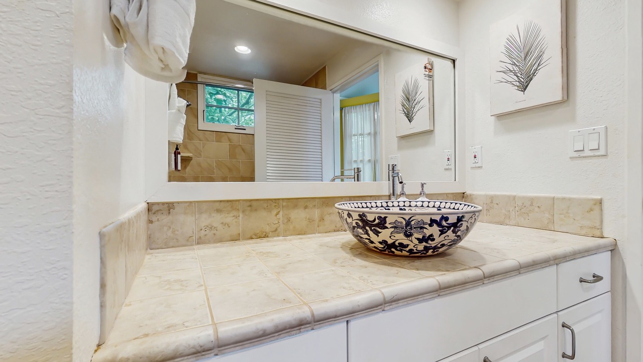 Photo of Bathroom in Maunaloa