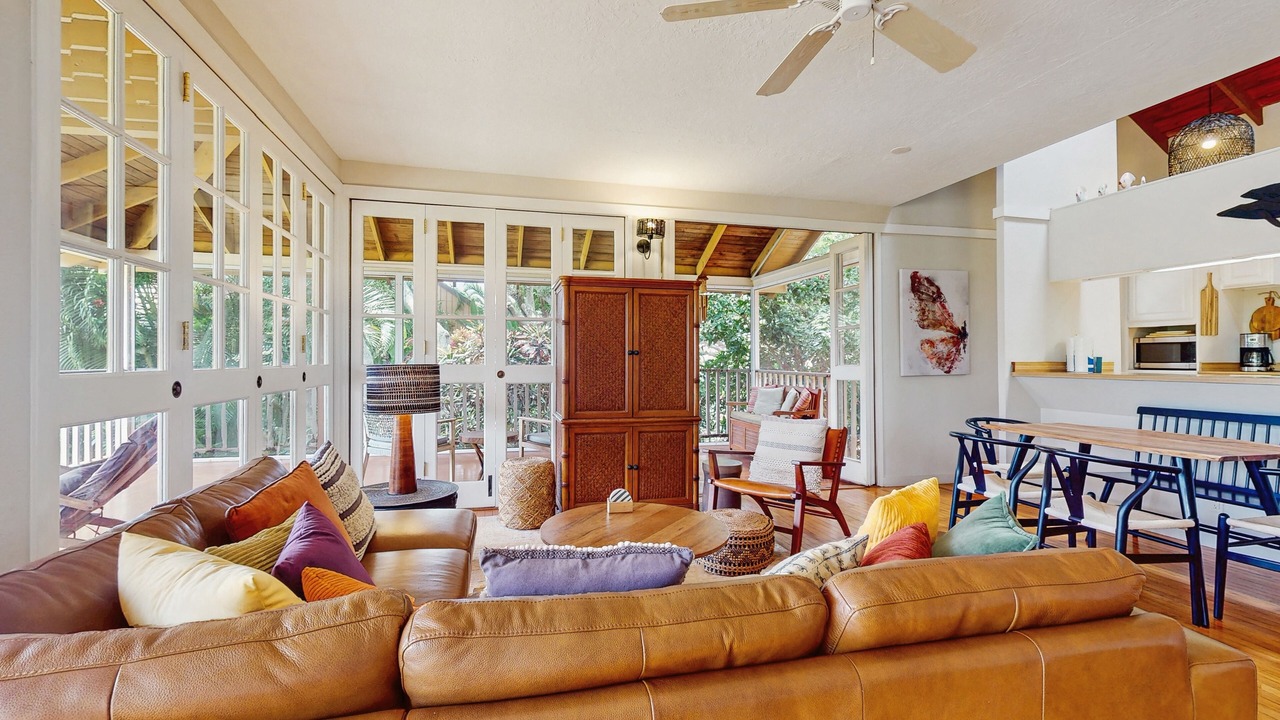 Photo of Livingroom in Maunaloa