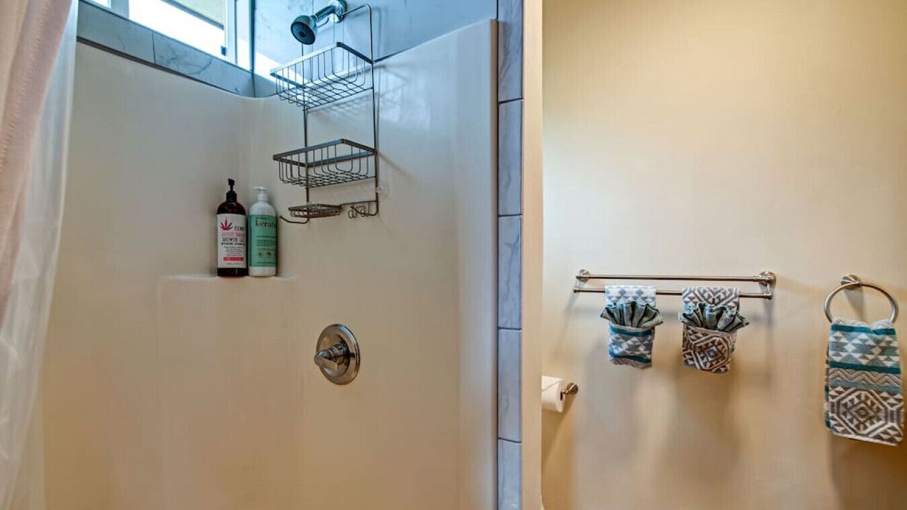 Photo of Bathroom in Hilo