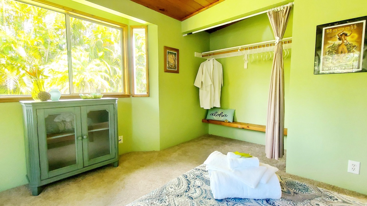 Photo of Bedroom in Leilani Estates