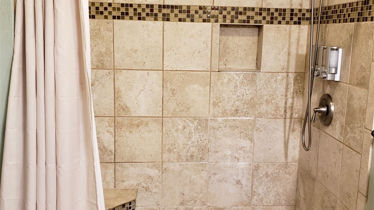 Photo of Bathroom in Punaluu
