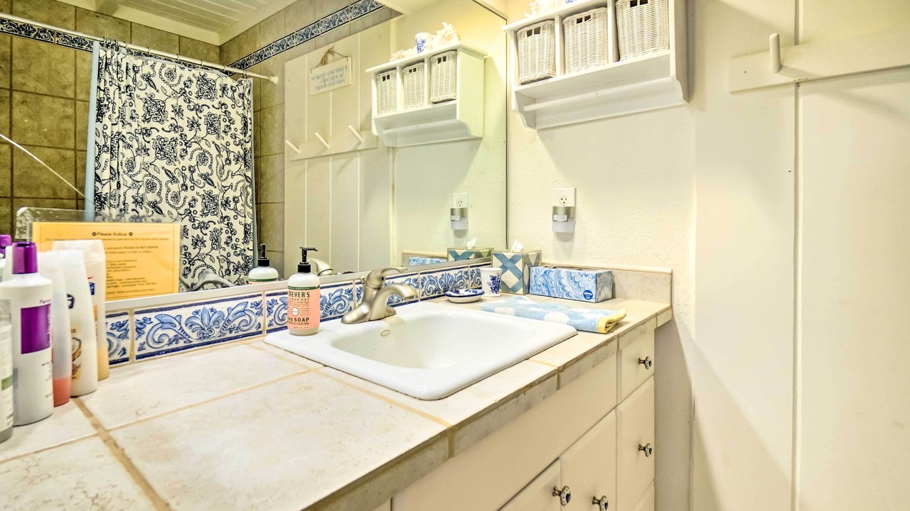 Photo of Bathroom in Maunaloa