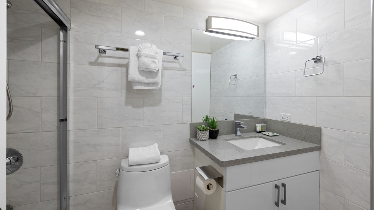 Photo of Bathroom in Waikiki