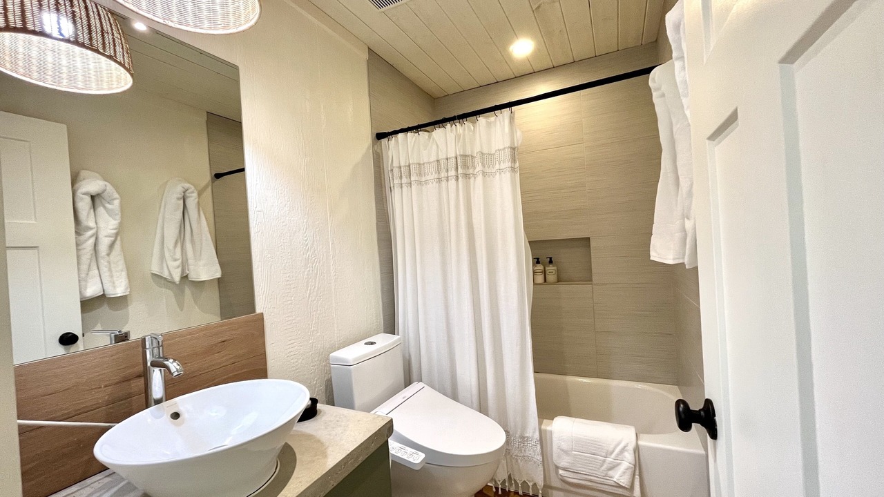 Photo of Bathroom in Kapaau