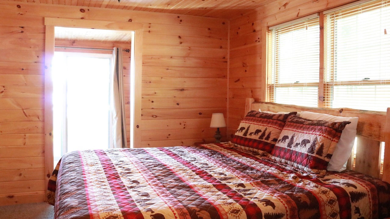 Photo of Bedroom in Inlet
