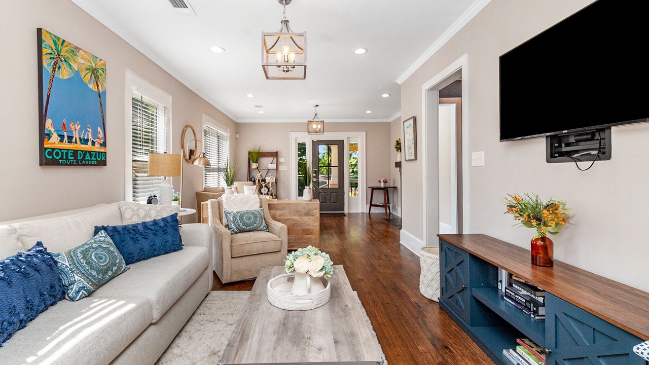 Photo of Livingroom in East Side