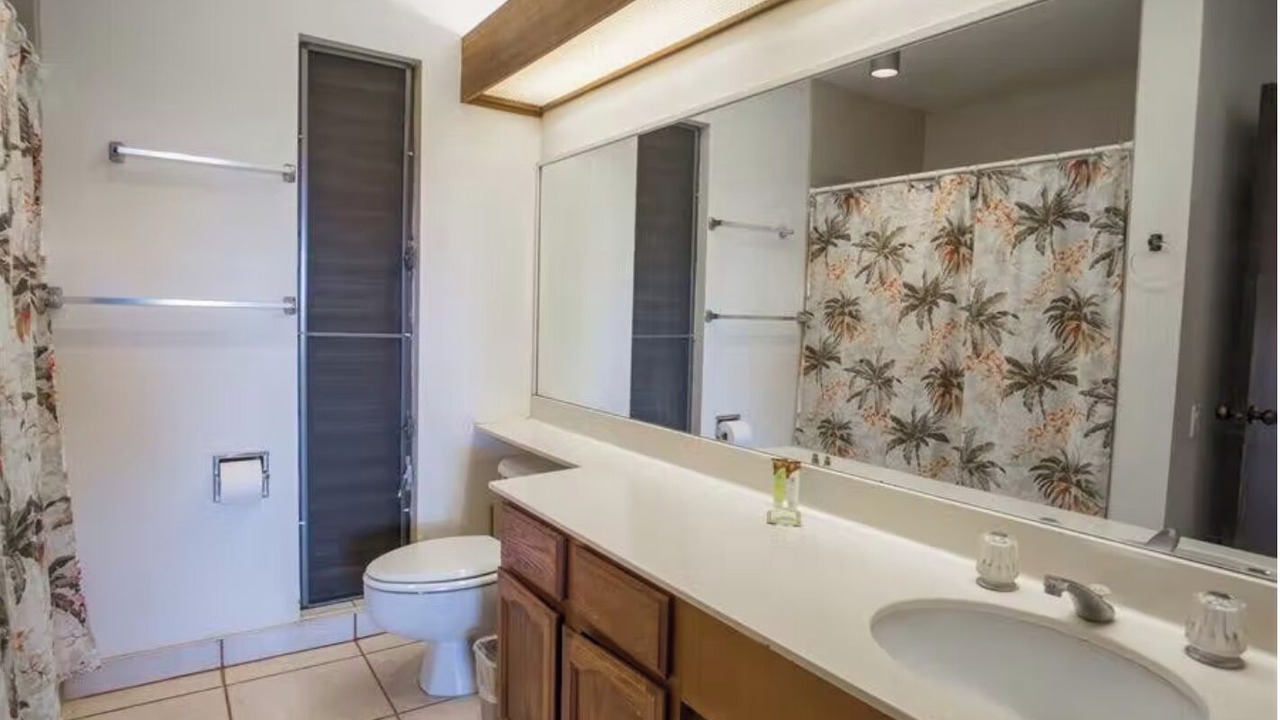 Photo of Bathroom in Maunaloa