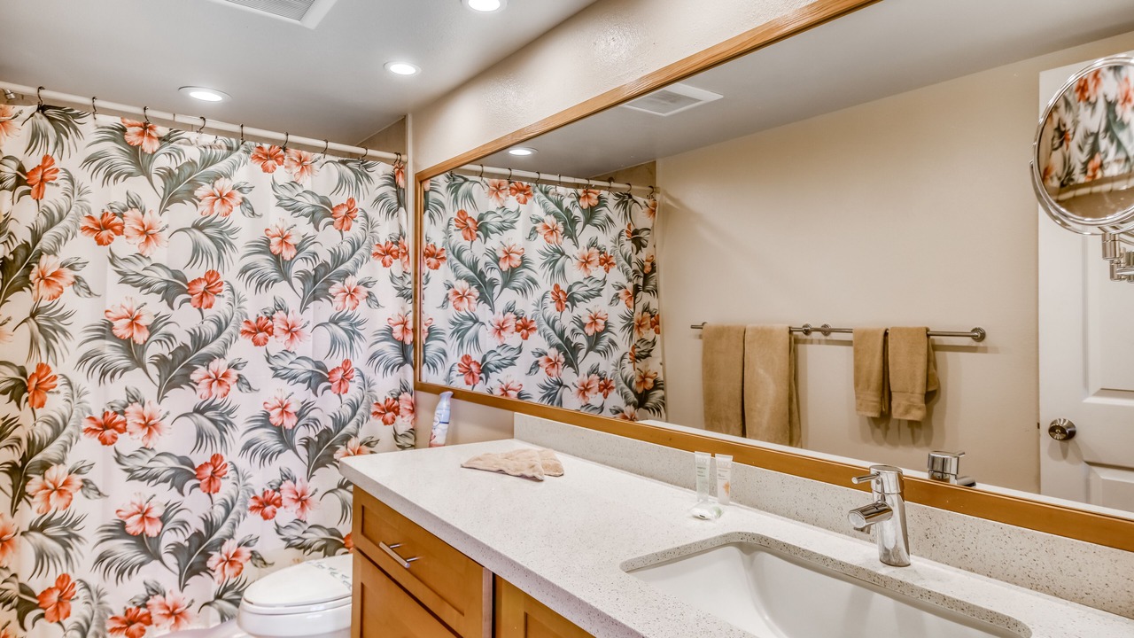 Photo of Bathroom in Maunaloa