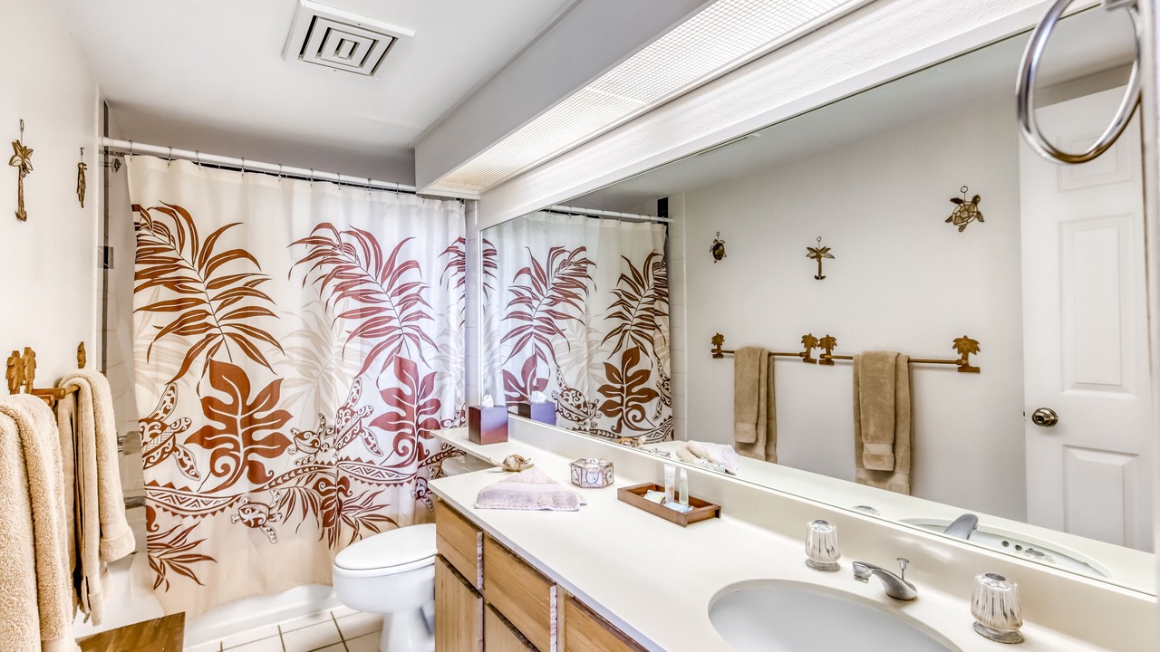 Photo of Bathroom in Maunaloa