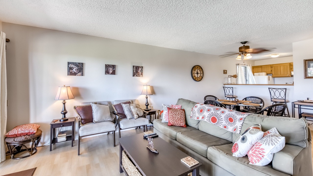 Photo of Livingroom in Maunaloa