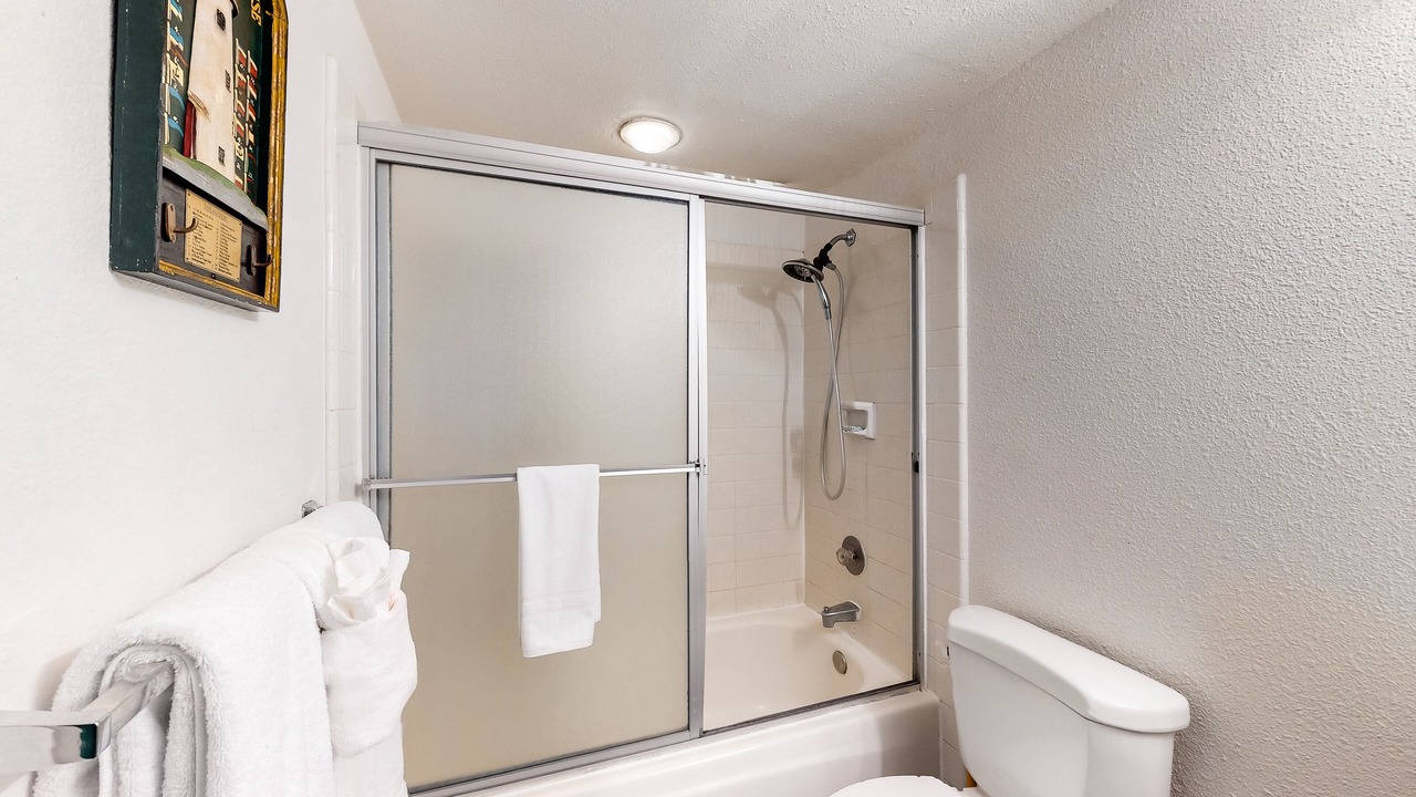 Photo of Bathroom in Maalaea