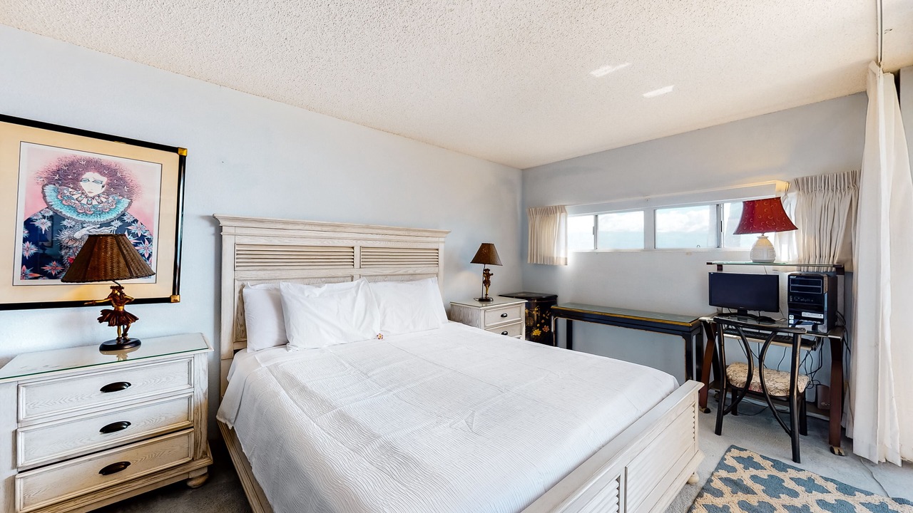 Photo of Bedroom in Maalaea