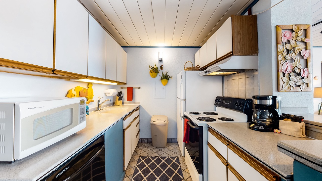 Photo of Kitchen in Maalaea
