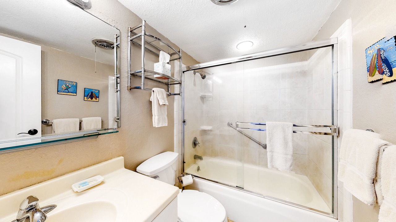 Photo of Bathroom in Maalaea