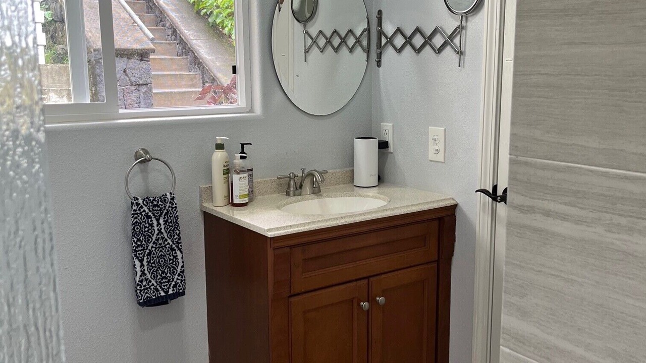 Photo of Bathroom in Hakalau