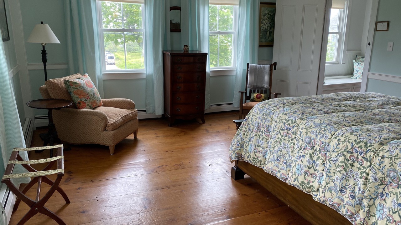 Photo of Bedroom in Round Pond