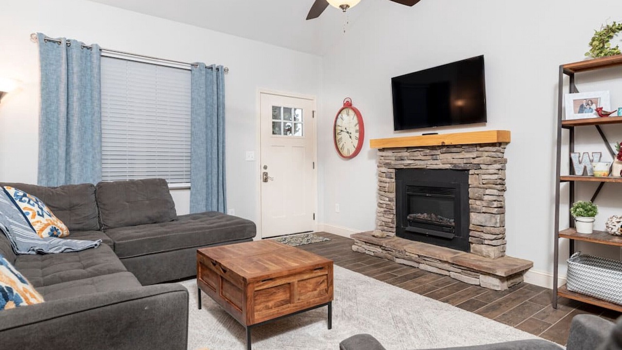 Photo of Livingroom in Townsend