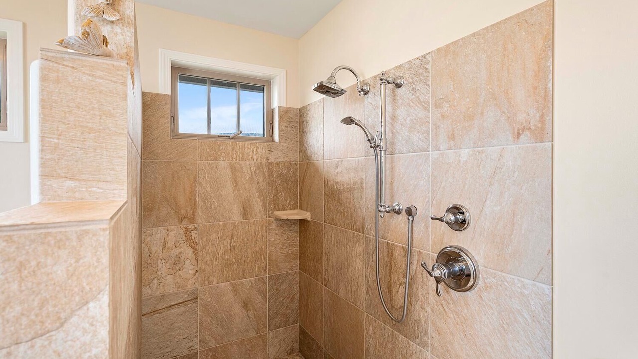 Photo of Bathroom in Keauhou