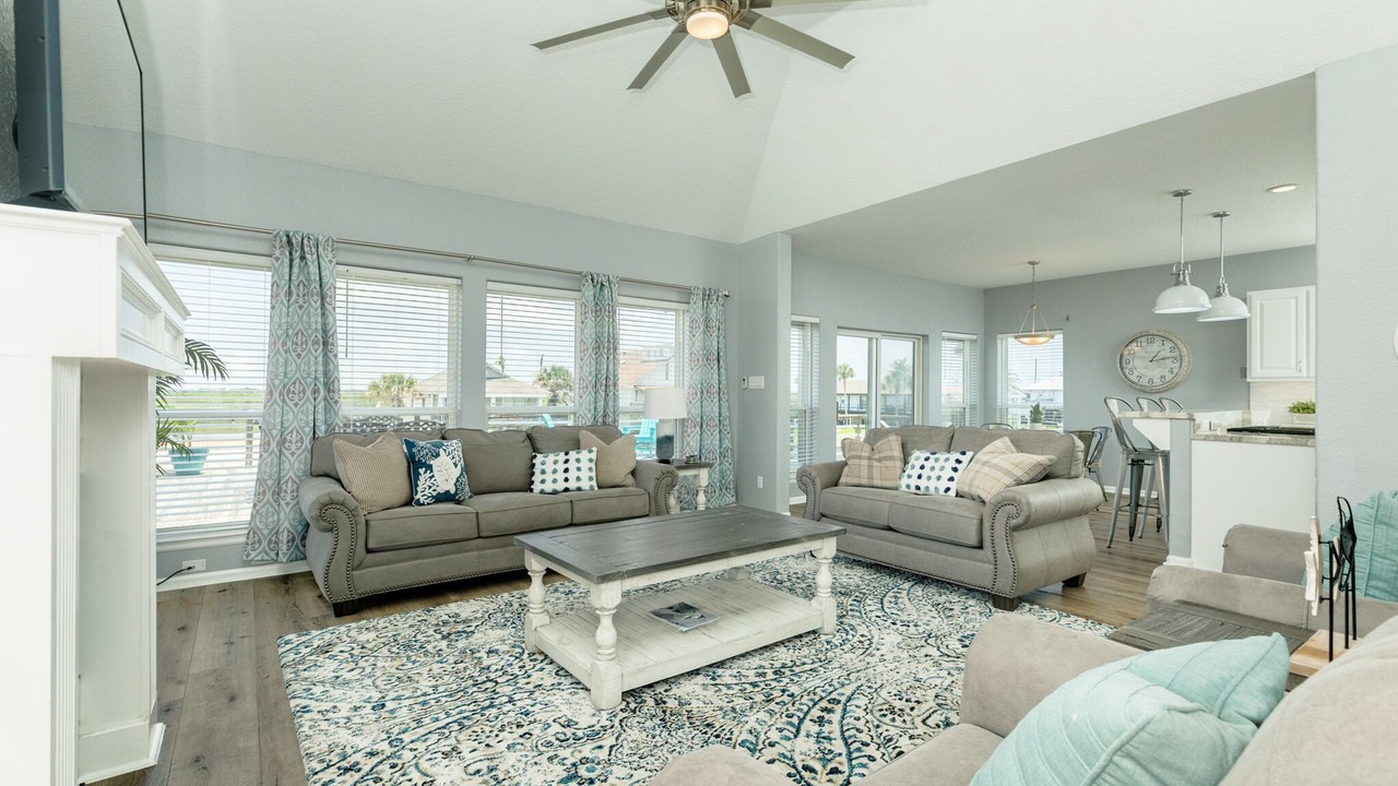 Photo of Livingroom in Jamaica Beach