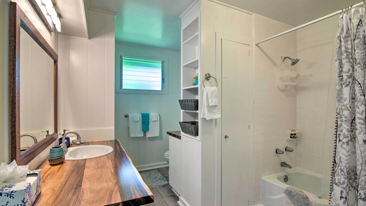 Photo of Bathroom in Hilo
