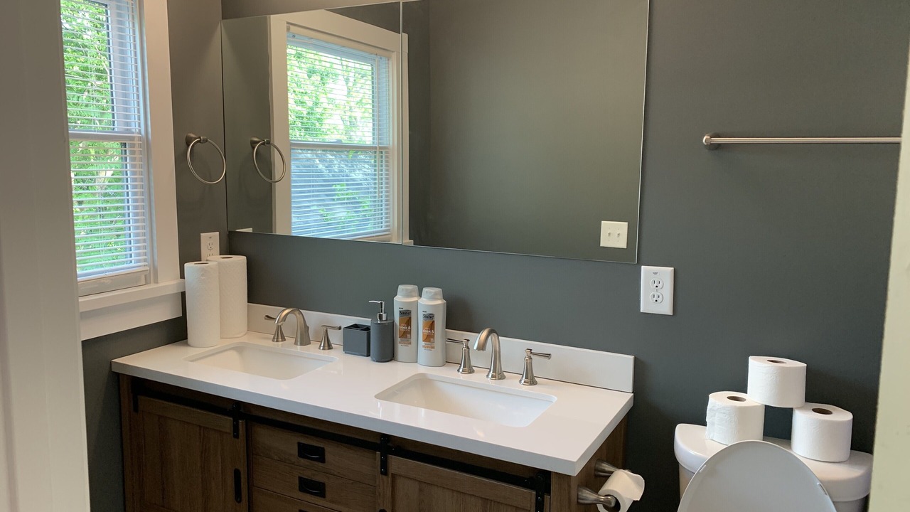 Photo of Bathroom in East Side
