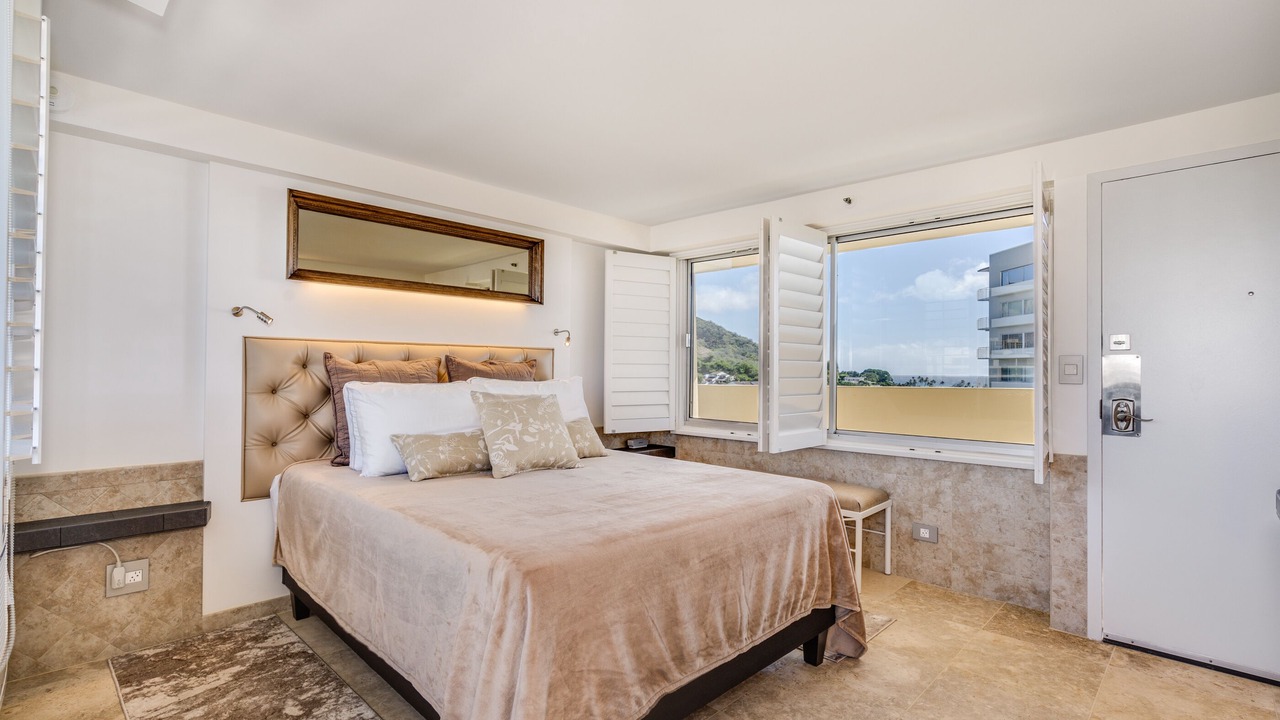 Photo of Bedroom in Diamond Head - Kapahulu - St. Louis