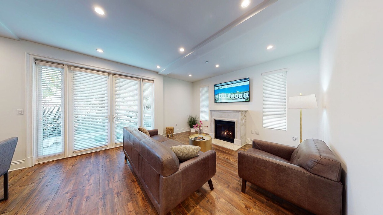 Photo of Livingroom in Pico - Robertson