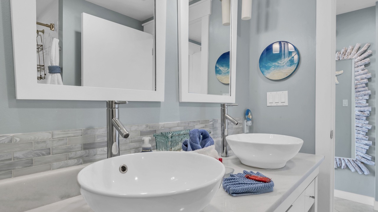 Photo of Bathroom in Baytowne Wharf