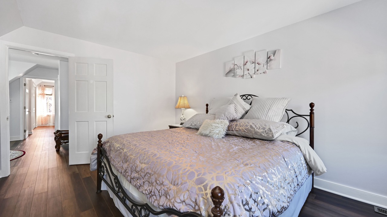 Photo of Bedroom in Adamstown