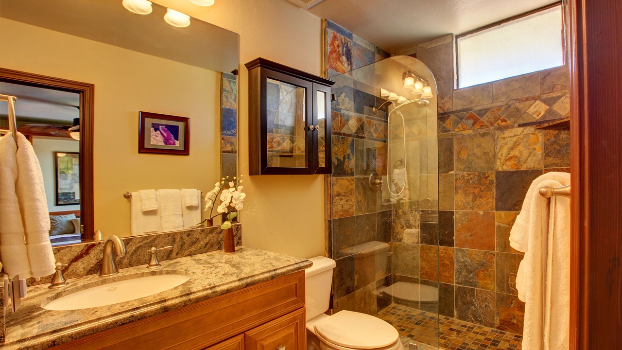 Photo of Bathroom in Maalaea
