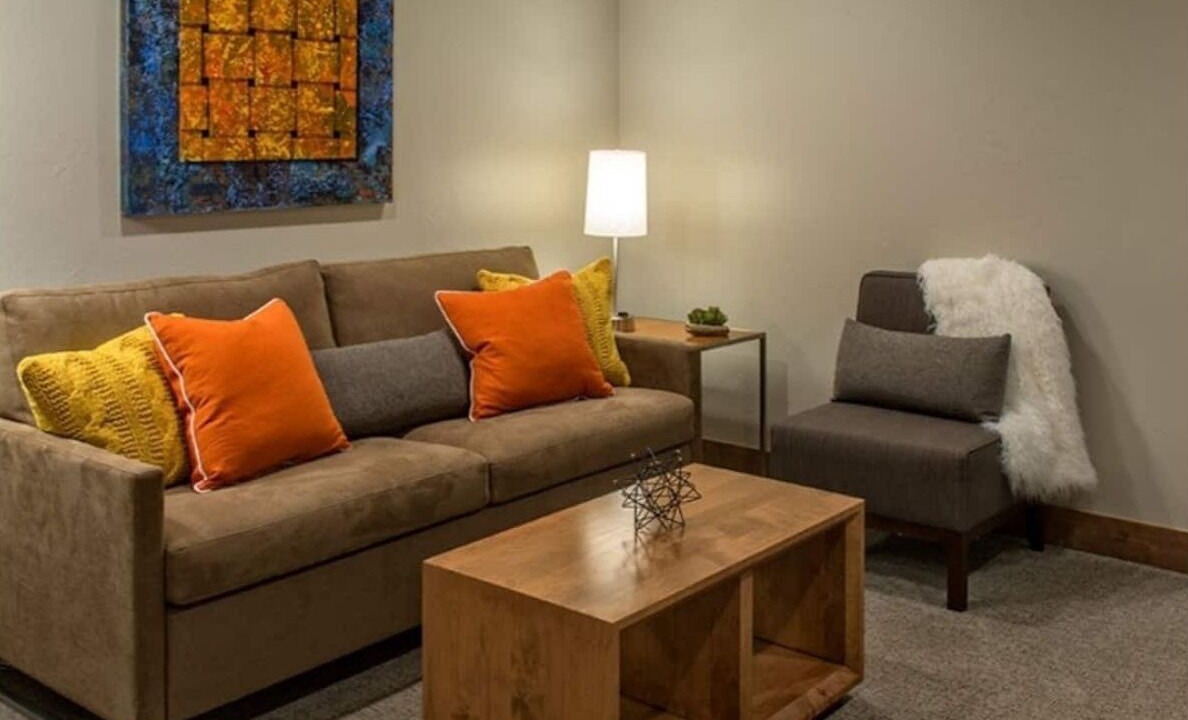 Photo of Livingroom in Peak 8