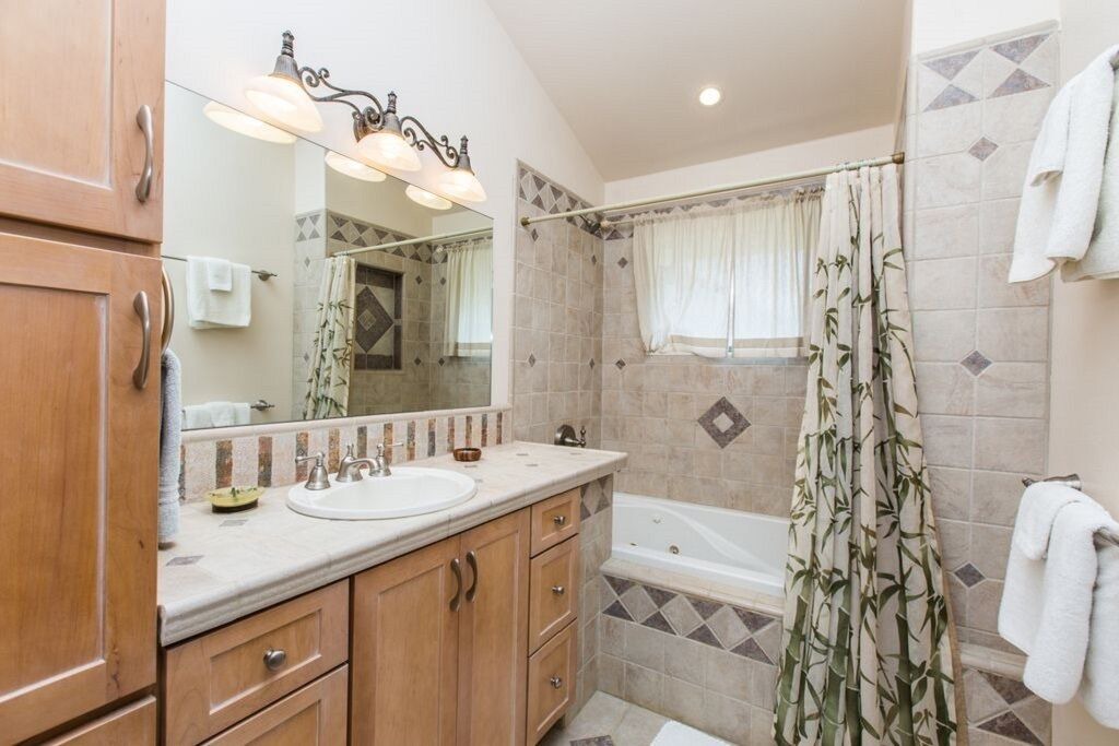 Photo of Bathroom in Princeville