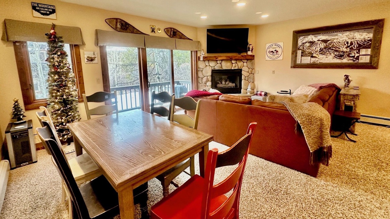 Photo of Livingroom in Four O'Clock