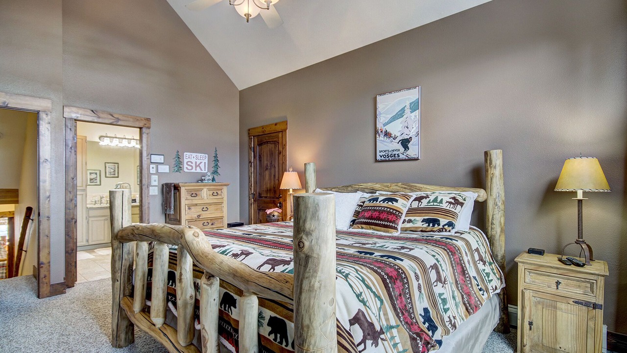 Photo of Bedroom in Four O'Clock