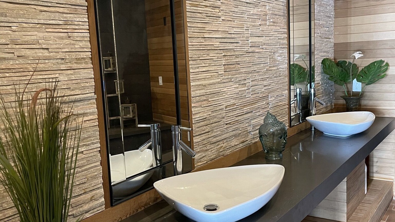 Photo of Bathroom in Makiki