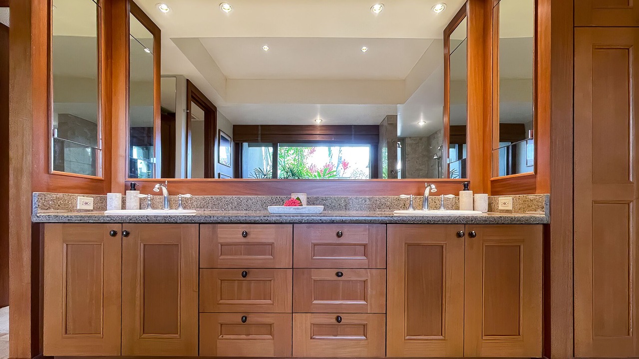 Photo of Bathroom in Kaupulehu