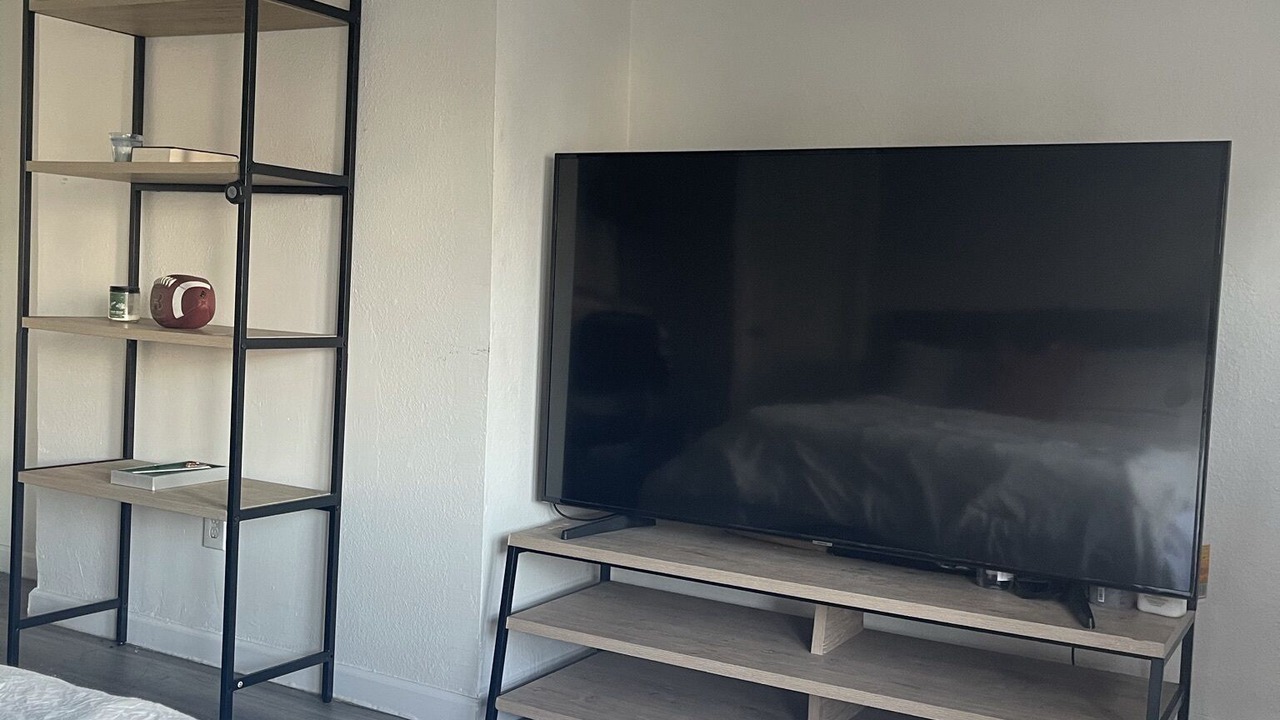 Photo of Bedroom in Pico-Union