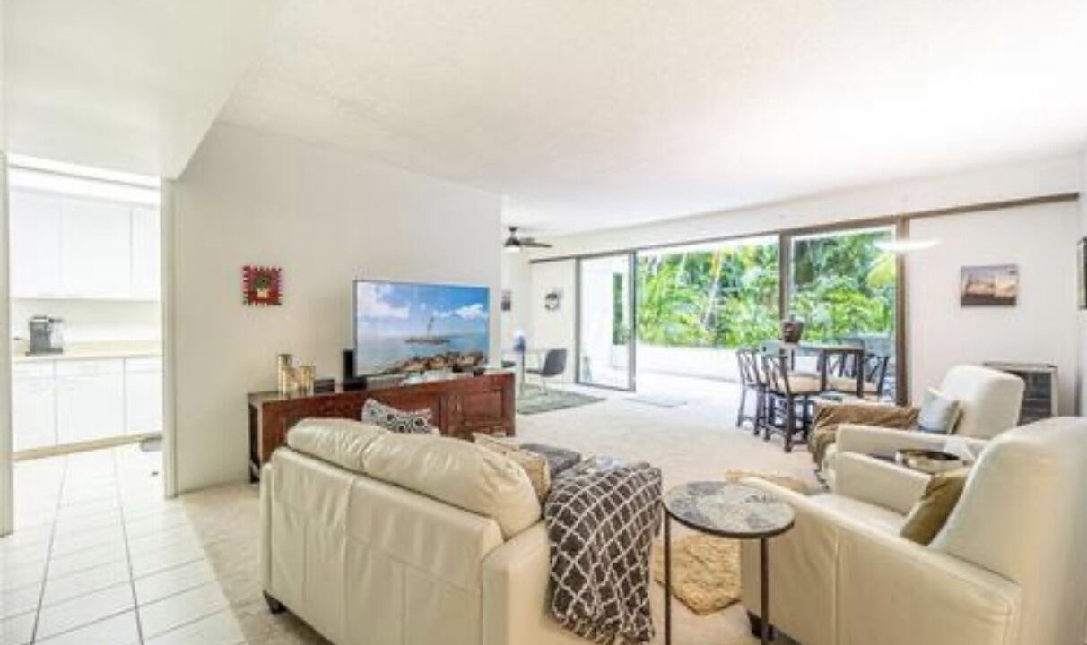 Photo of Livingroom in Kuliouou - Kalani Iki