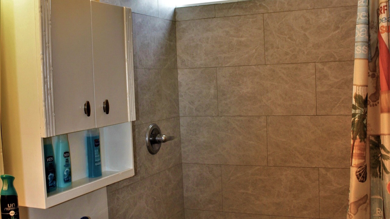 Photo of Bathroom in Diamond Head - Kapahulu - St. Louis
