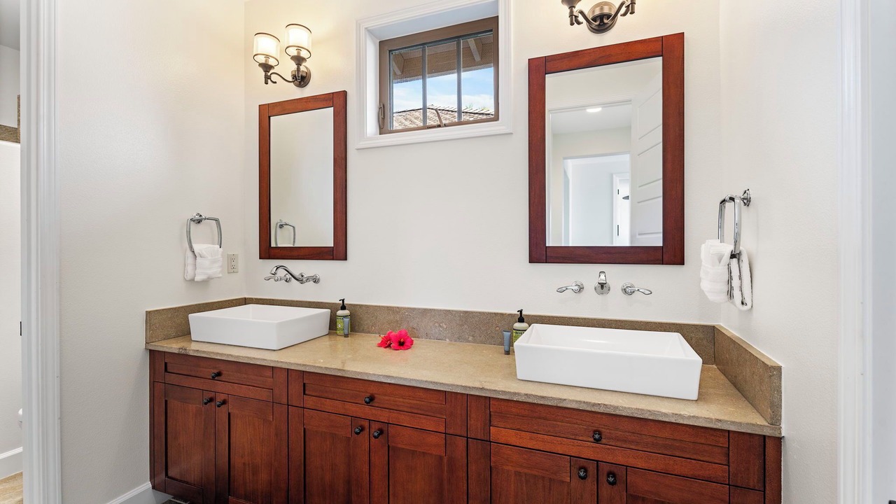 Photo of Bathroom in Keauhou