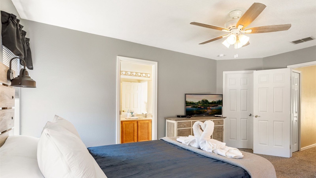 Photo of Bedroom in Watersong