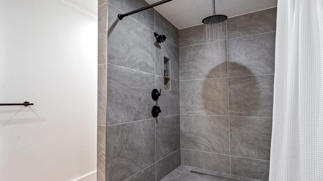 Photo of Bathroom in Kalaoa