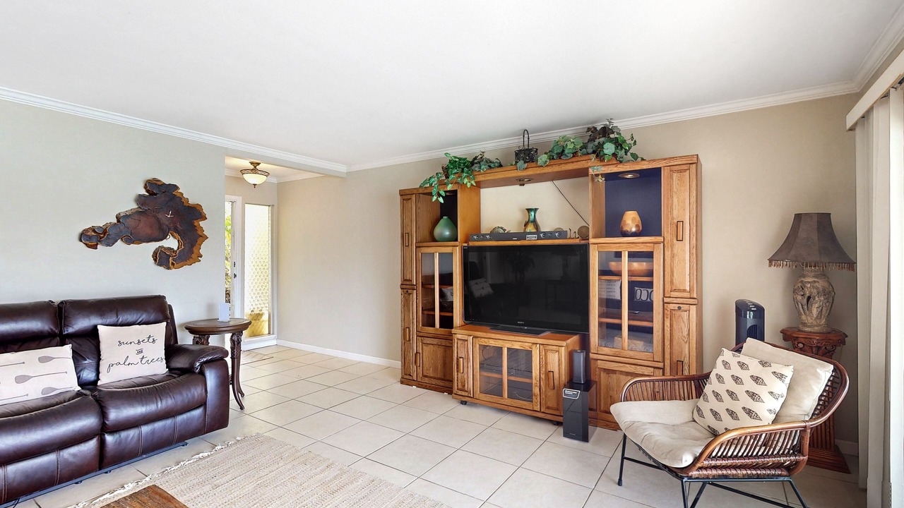 Photo of Livingroom in Portlock
