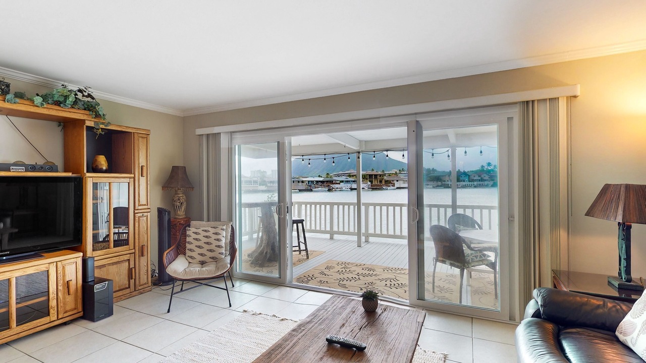 Photo of Livingroom in Portlock