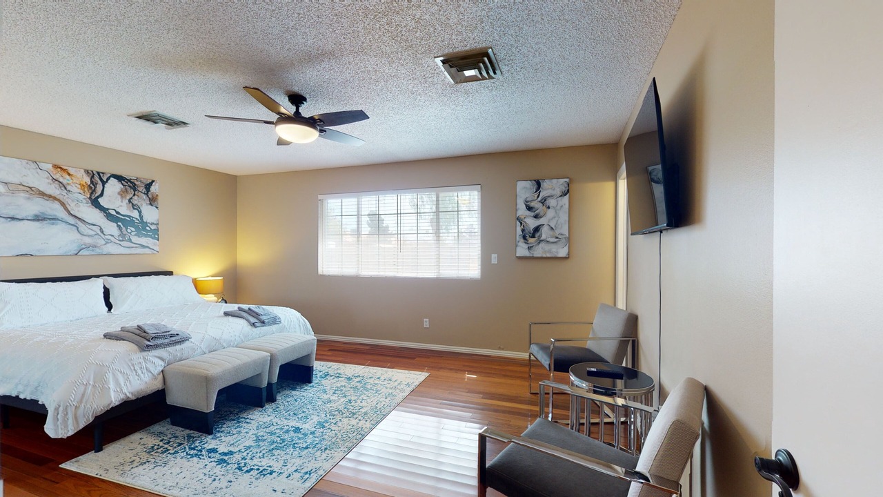Photo of Bedroom in Enterprise