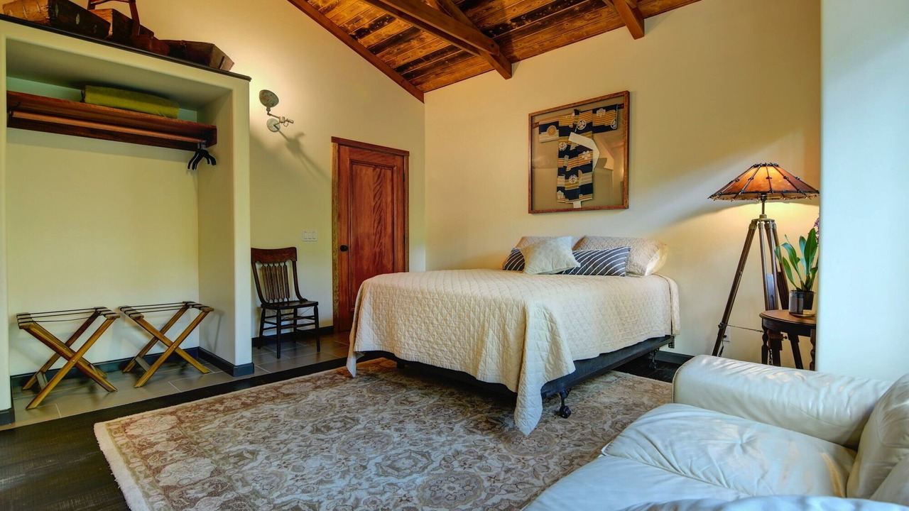 Photo of Bedroom in Hilo