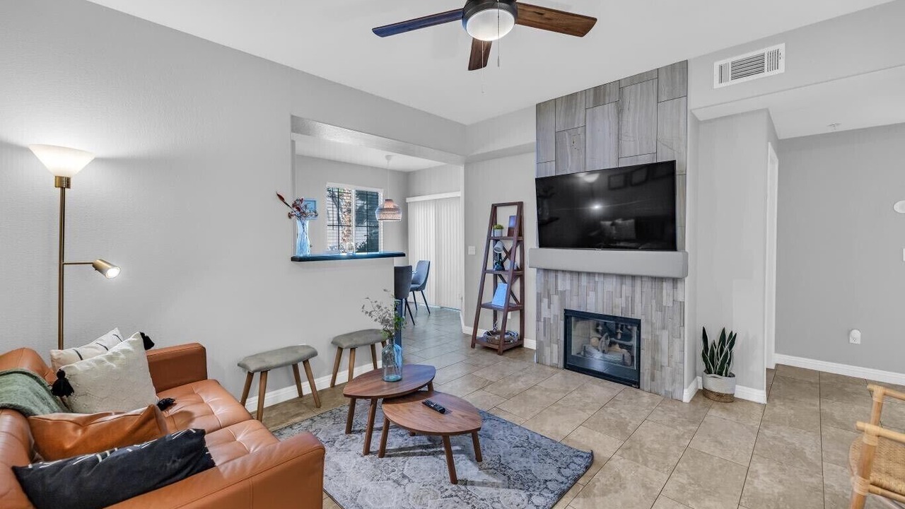 Photo of Livingroom in Rhodes Ranch