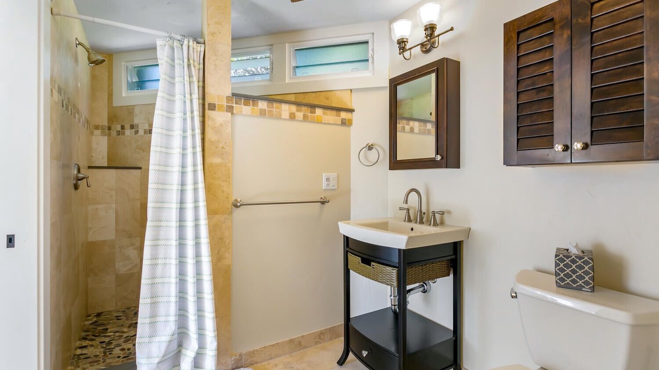 Photo of Bathroom in Poipu